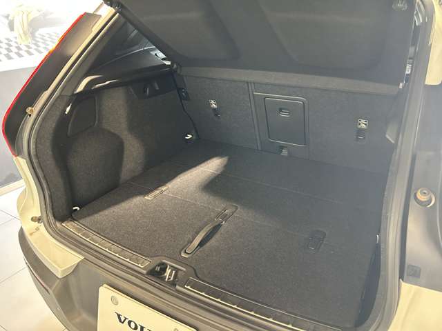 ボルボ ＸＣ４０ Ｔ５ ＡＷＤ Ｒデザイン ４ＷＤ H30年 (東北) 99