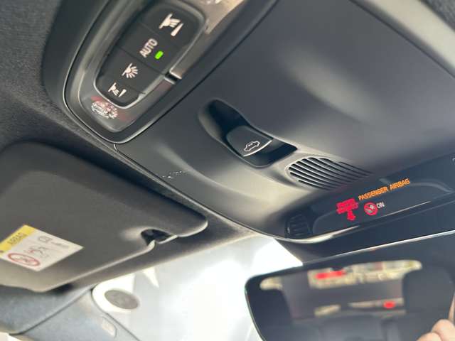 ボルボ ＸＣ４０ Ｔ５ ＡＷＤ Ｒデザイン ４ＷＤ H30年 (東北) 99