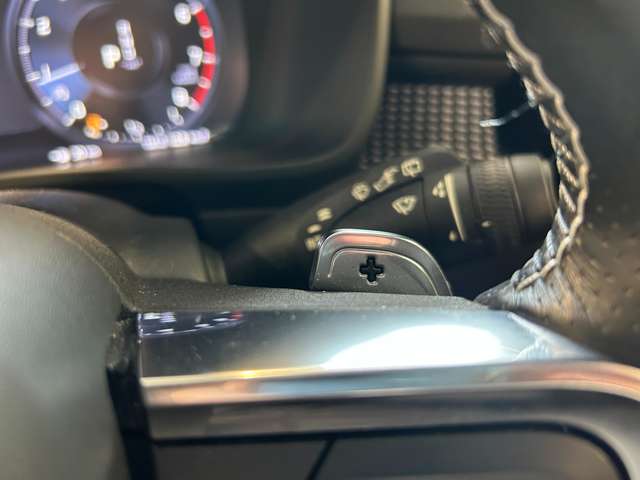 ボルボ ＸＣ４０ Ｔ５ ＡＷＤ Ｒデザイン ４ＷＤ H30年 (東北) 99