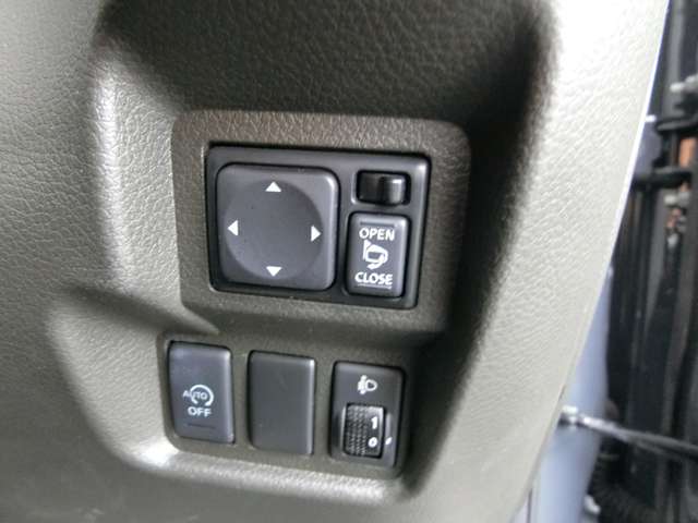 日産 キューブ １．５ １５Ｘ Ｖセレクション H25年 (中国) 99