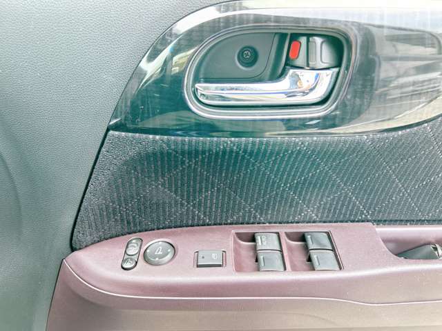 ホンダ Ｎ−ＯＮＥ ６６０ プレミアム Ｌパッケージ H25年 (九州・沖縄) 99