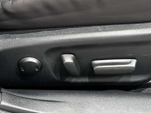 トヨタ クラウンマジェスタ　ハイブリッド ３．５ Ｆバージョン H29年 (関東) 99