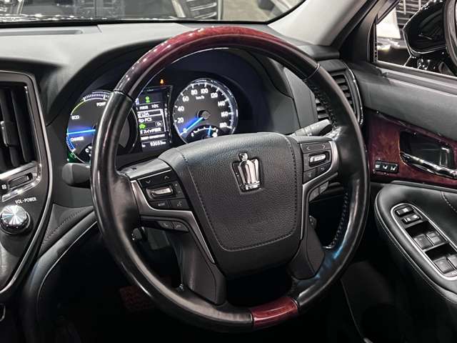 トヨタ クラウンマジェスタ　ハイブリッド ３．５ Ｆバージョン H29年 (関東) 99