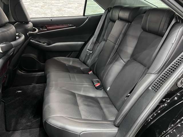 トヨタ クラウンマジェスタ　ハイブリッド ３．５ Ｆバージョン H29年 (関東) 99