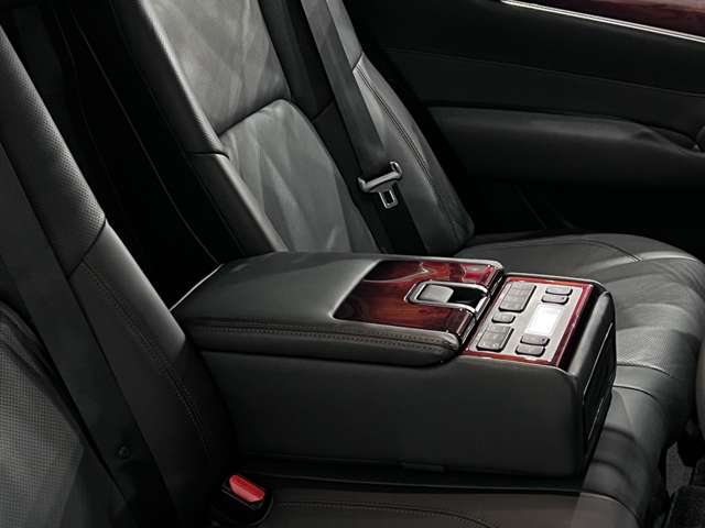 トヨタ クラウンマジェスタ　ハイブリッド ３．５ Ｆバージョン H29年 (関東) 99