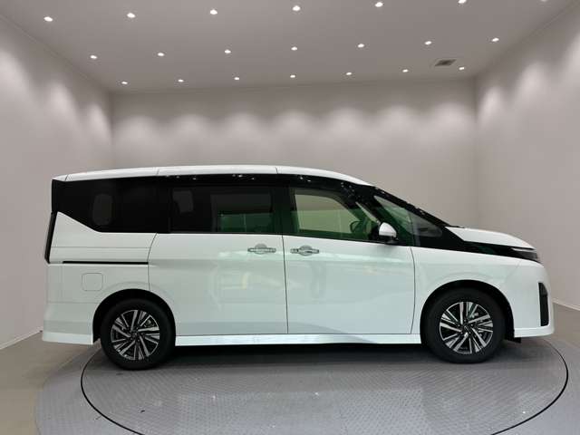 日産 セレナ １．４ Ｅ－ＰＯＷＥＲ ハイウェイスターＶ R5年 (中国) 99