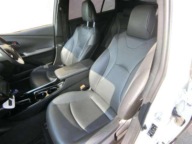 トヨタ プリウスＰＨＶ １．８ Ａ プレミアム H29年 (中国) 99