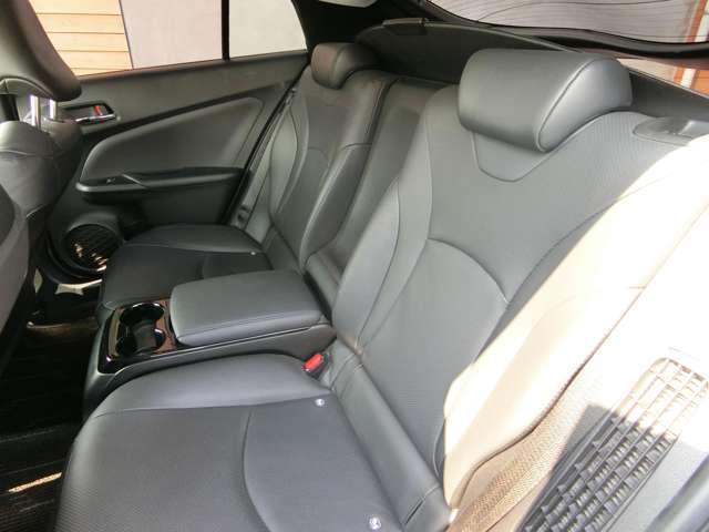 トヨタ プリウスＰＨＶ １．８ Ａ プレミアム H29年 (中国) 99