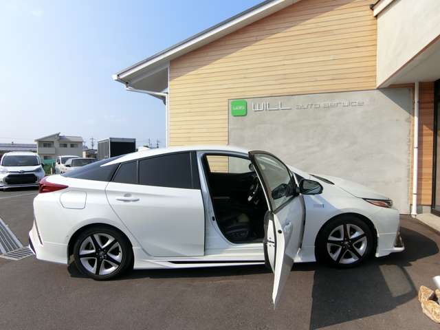 トヨタ プリウスＰＨＶ １．８ Ａ プレミアム H29年 (中国) 99