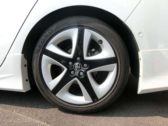 トヨタ プリウスＰＨＶ １．８ Ａ プレミアム H29年 (中国) 99
