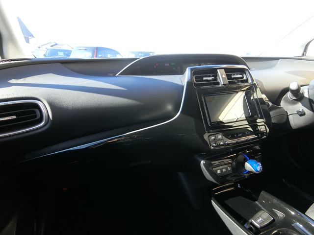 トヨタ プリウス １．８ Ｓ セーフティ プラス ツートーン H30年 (中国) 99