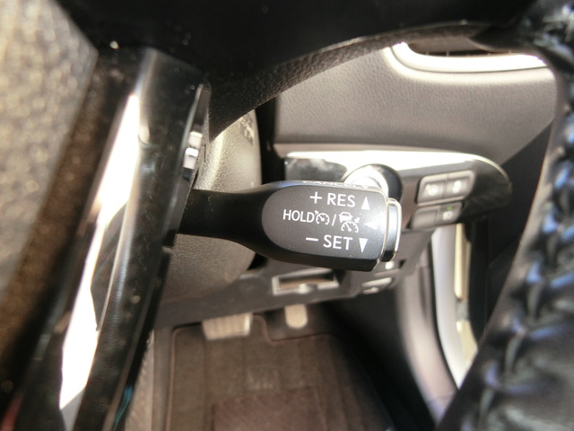 トヨタ プリウス １．８ Ｓ セーフティ プラス ツートーン H30年 (中国) 99