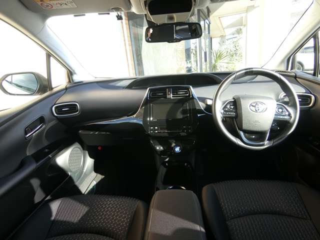 トヨタ プリウス １．８ Ｓ セーフティ プラス ツートーン H30年 (中国) 99