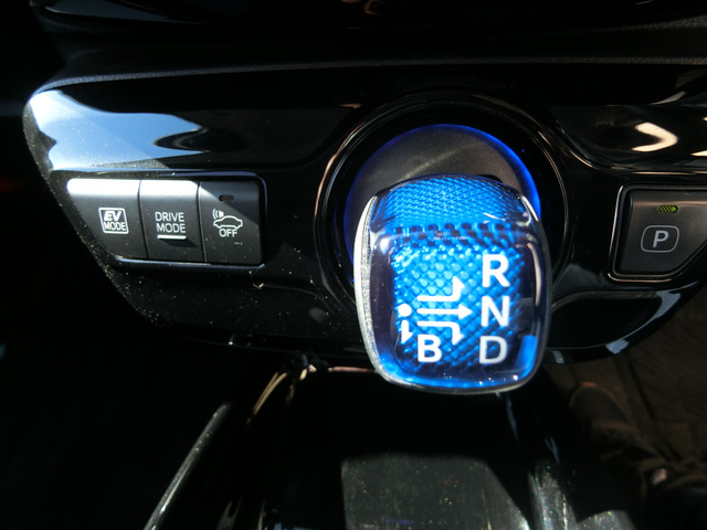 トヨタ プリウス １．８ Ｓ セーフティ プラス ツートーン H30年 (中国) 99