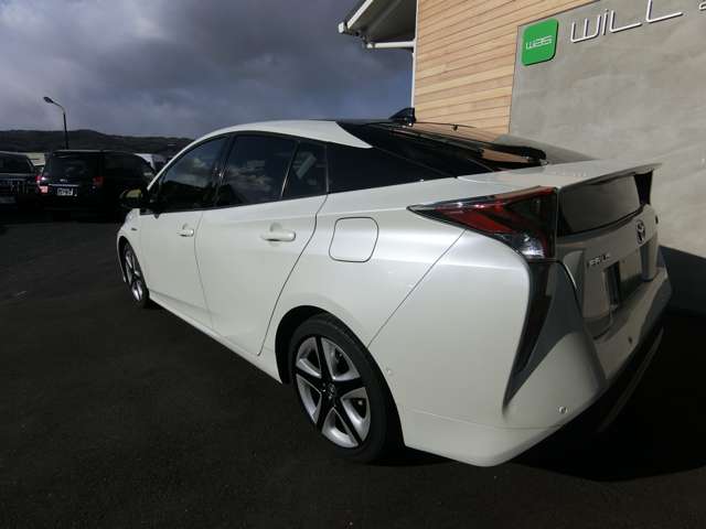 トヨタ プリウス １．８ Ｓ セーフティ プラス ツートーン H30年 (中国) 99