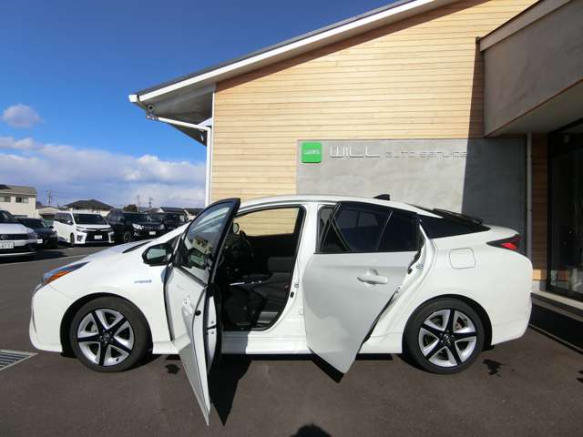 トヨタ プリウス １．８ Ｓ セーフティ プラス ツートーン H30年 (中国) 99