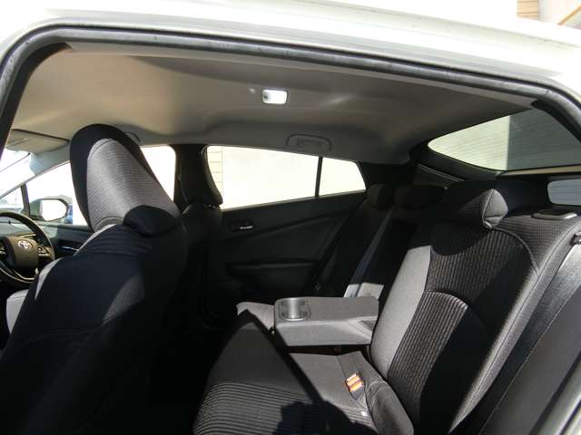 トヨタ プリウス １．８ Ｓ セーフティ プラス ツートーン H30年 (中国) 99