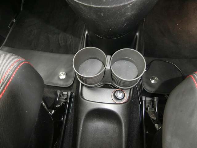 アバルト ５９５ コンペティツィオーネ H27年 (中国) 99