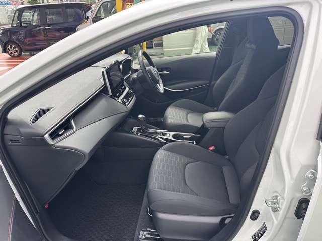 トヨタ カローラスポーツ　ハイブリッド １．８ ハイブリッド Ｇ Ｚ R5年 (東海) 99