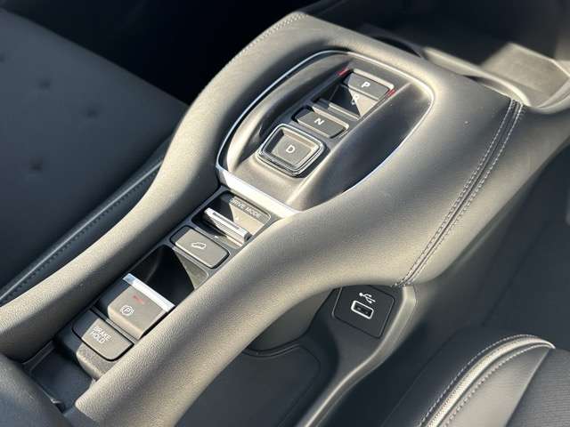 ホンダ ＺＲ－Ｖ ２．０ Ｅ：ＨＥＶ Ｘ ４ＷＤ R4年 (東海) 99