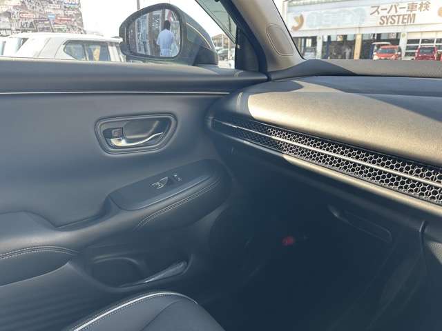 ホンダ ＺＲ－Ｖ ２．０ Ｅ：ＨＥＶ Ｘ ４ＷＤ R4年 (東海) 99