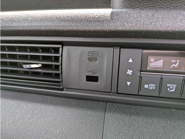 ホンダ Ｎ　ＢＯＸ カスタム ６６０ R6年 (関東) 99