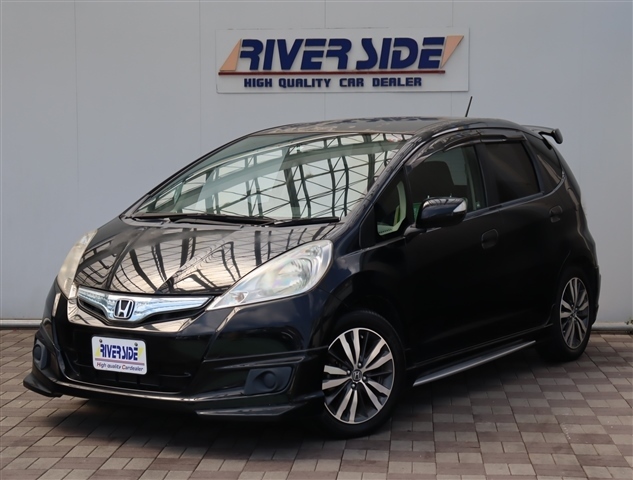 ホンダ フィット　ハイブリッド １．３ H23年 (関東) 99