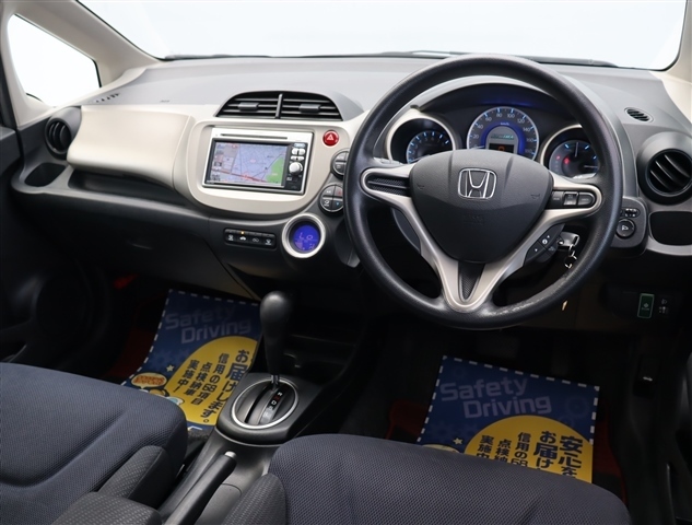 ホンダ フィット　ハイブリッド １．３ H23年 (関東) 99