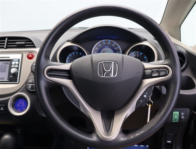 ホンダ フィット　ハイブリッド １．３ H23年 (関東) 99