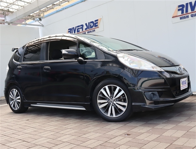 ホンダ フィット　ハイブリッド １．３ H23年 (関東) 99