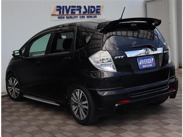 ホンダ フィット　ハイブリッド １．３ H23年 (関東) 99