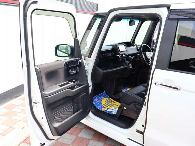 ホンダ Ｎ　ＢＯＸ カスタム ６６０ Ｌ ターボ R4年 (関東) 99