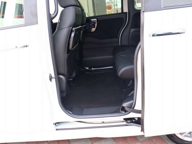 ホンダ Ｎ　ＢＯＸ カスタム ６６０ Ｌ ターボ R4年 (関東) 99