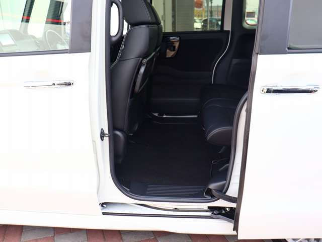 ホンダ Ｎ　ＢＯＸ カスタム ６６０ Ｌ ターボ R4年 (関東) 99