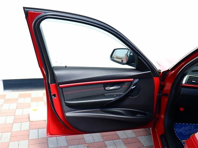 ＢＭＷ ３シリーズ ３２０ｄ　スポーツ H28年 (関東) 99