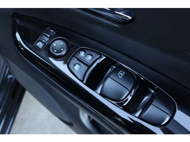 日産 セレナ １．２ Ｅ－ＰＯＷＥＲ ＡＵＴＥＣＨ セーフティパッケージ R1年 (関東) 99