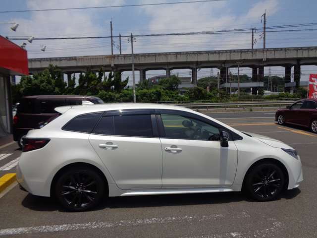 トヨタ カローラ　ツーリング　ハイブリッド １．８ ハイブリッド ＷＸＢ R3年 (中国) 99