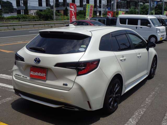 トヨタ カローラ　ツーリング　ハイブリッド １．８ ハイブリッド ＷＸＢ R3年 (中国) 99