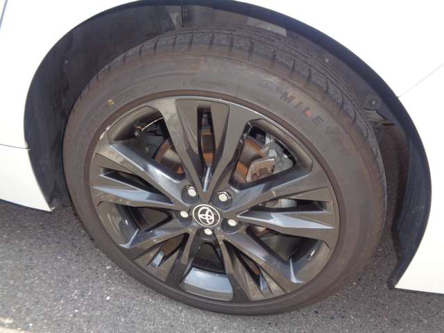 トヨタ カローラ　ツーリング　ハイブリッド １．８ ハイブリッド ＷＸＢ R3年 (中国) 99