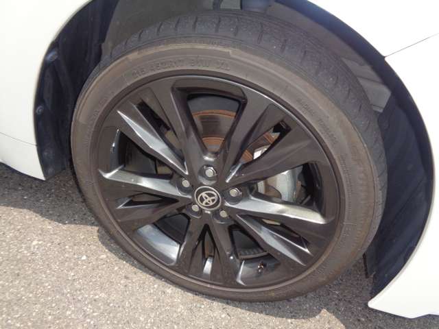 トヨタ カローラ　ツーリング　ハイブリッド １．８ ハイブリッド ＷＸＢ R3年 (中国) 99