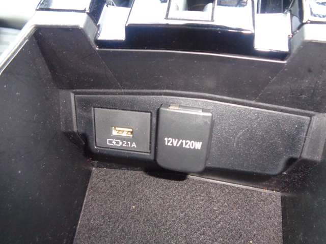 トヨタ カローラ　ツーリング　ハイブリッド １．８ ハイブリッド ＷＸＢ R3年 (中国) 99