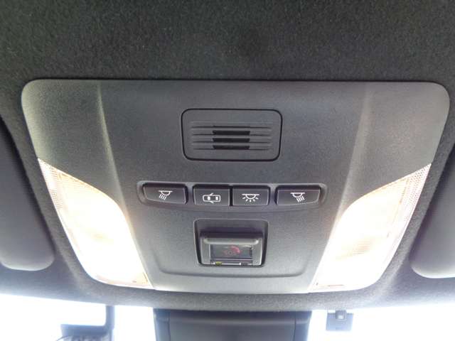 トヨタ カローラ　ツーリング　ハイブリッド １．８ ハイブリッド ＷＸＢ R3年 (中国) 99