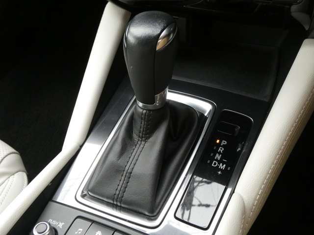 マツダ アテンザ　セダン ２．２ ＸＤ Ｌパッケージ ディーゼルターボ H27年 (関東) 99