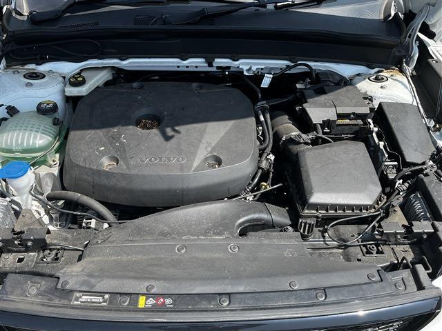 ボルボ ＸＣ４０ Ｔ４ ＡＷＤ Ｒデザイン ４ＷＤ R1年 (東北) 99