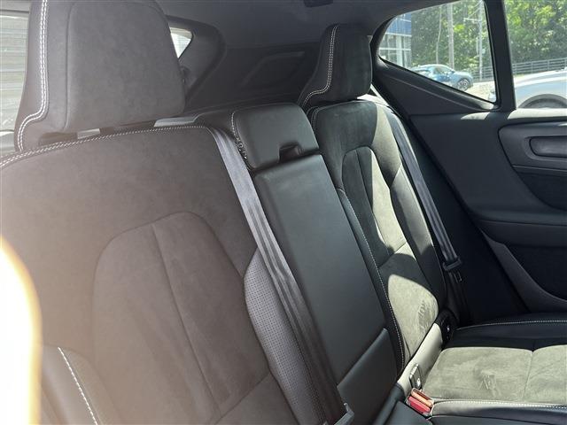 ボルボ ＸＣ４０ Ｔ４ ＡＷＤ Ｒデザイン ４ＷＤ R1年 (東北) 99