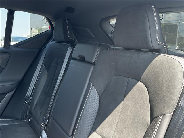 ボルボ ＸＣ４０ Ｔ４ ＡＷＤ Ｒデザイン ４ＷＤ R1年 (東北) 99