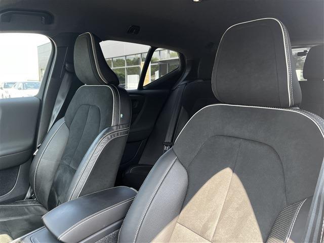 ボルボ ＸＣ４０ Ｔ４ ＡＷＤ Ｒデザイン ４ＷＤ R1年 (東北) 99