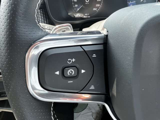 ボルボ ＸＣ４０ Ｔ４ ＡＷＤ Ｒデザイン ４ＷＤ R1年 (東北) 99