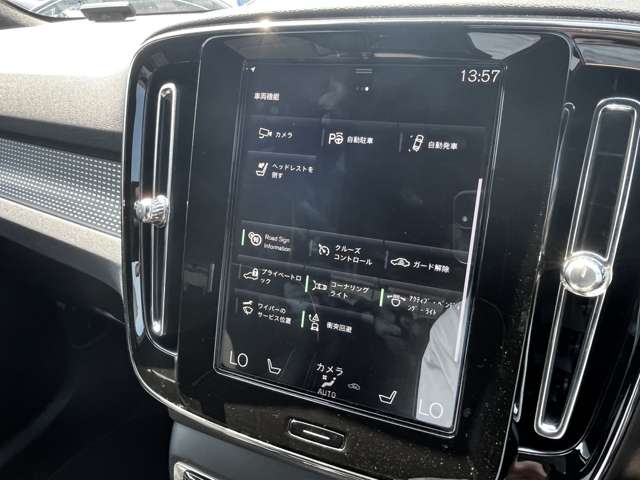 ボルボ ＸＣ４０ Ｔ４ ＡＷＤ Ｒデザイン ４ＷＤ R1年 (東北) 99