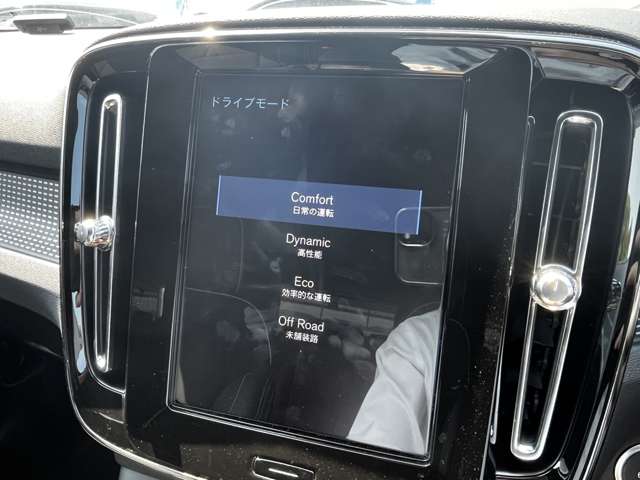 ボルボ ＸＣ４０ Ｔ４ ＡＷＤ Ｒデザイン ４ＷＤ R1年 (東北) 99